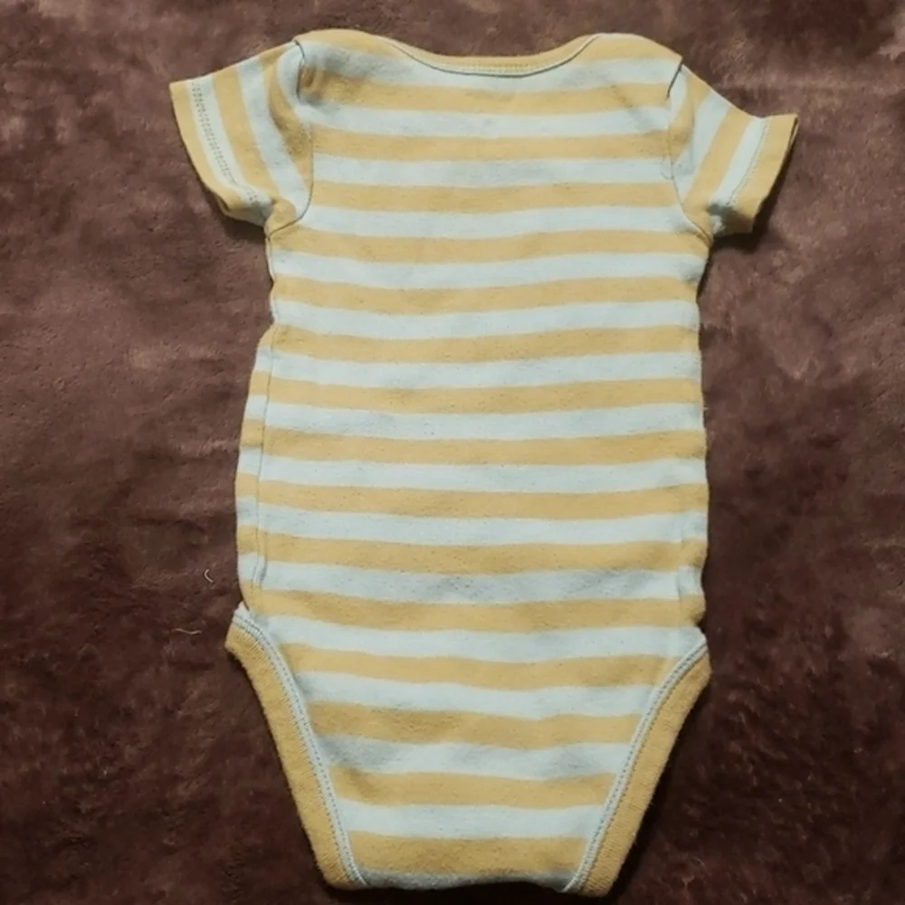 Baby onesie‎